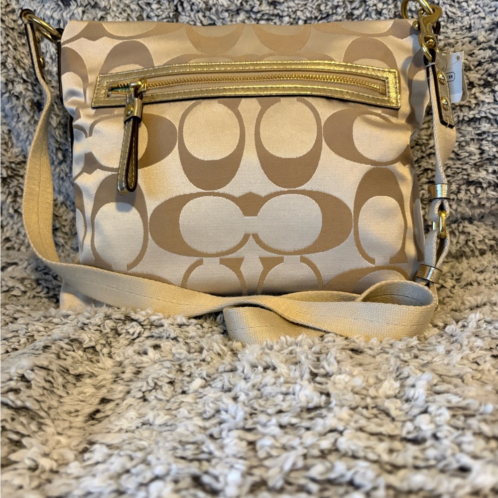 Coach Poppy Crossbody - Picture 4 of 8